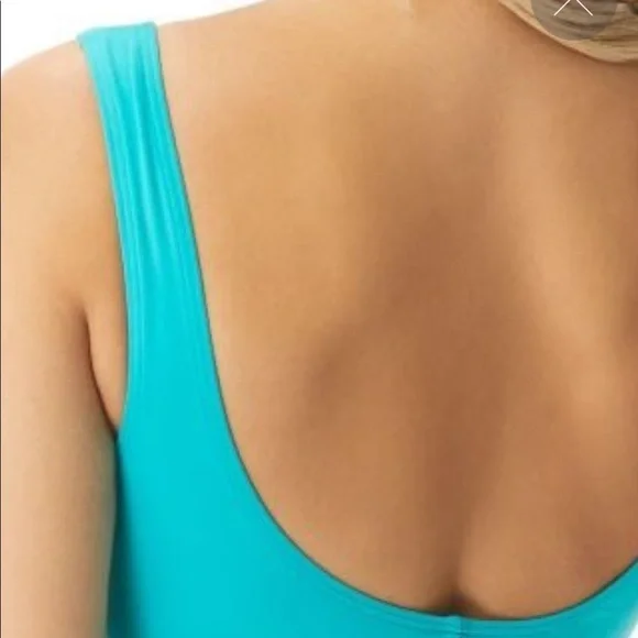 COCO Reef Solitaire V Neck One Piece Swimsuit - Picture 4 of 8